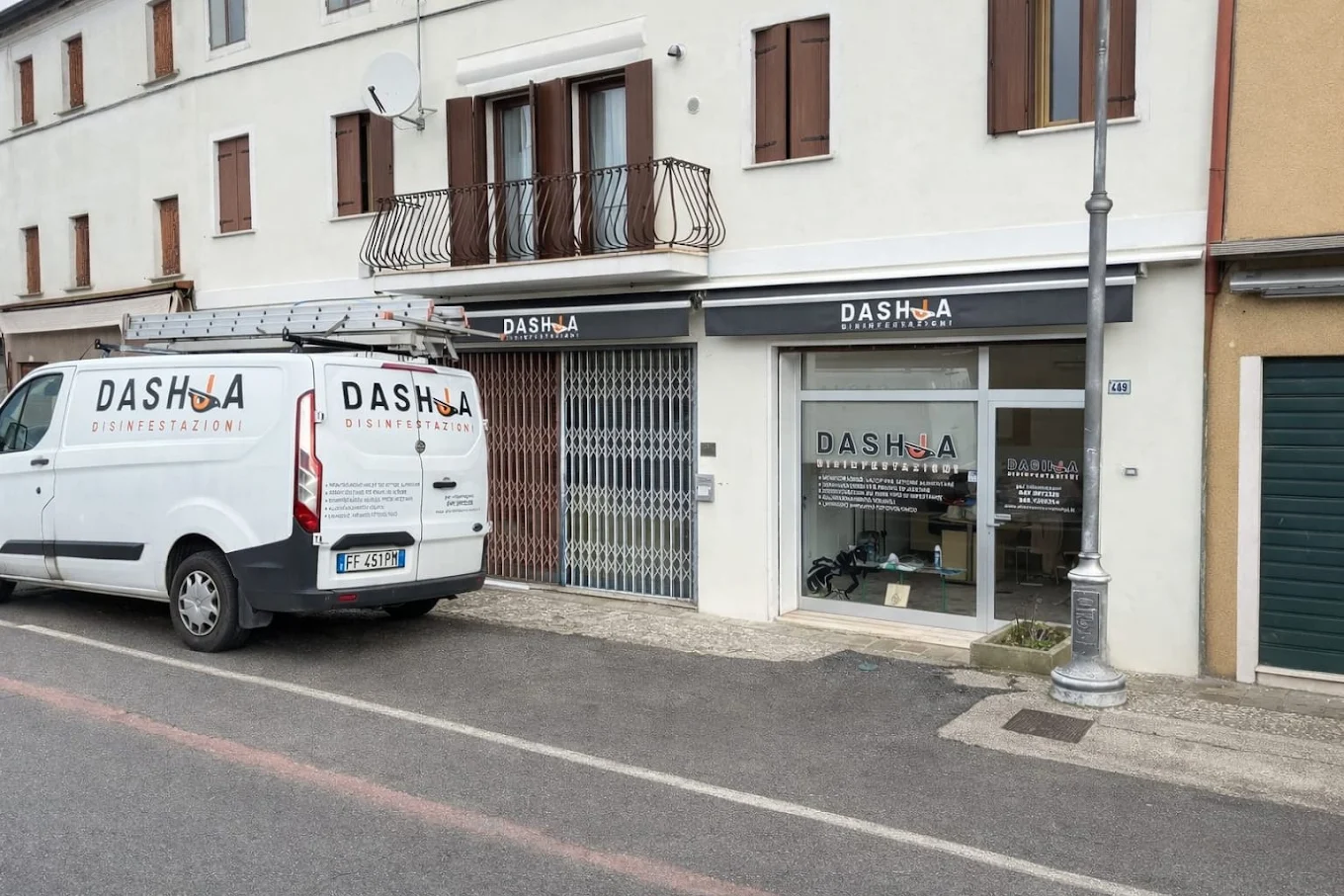 Negozio e furgone