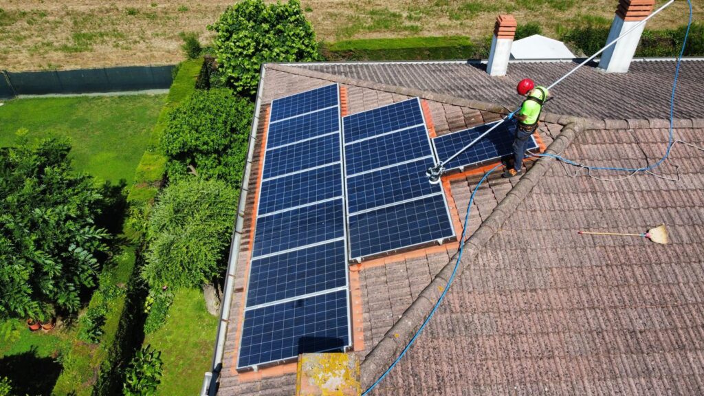 Chi siamo Pulizia pannelli fotovoltaici